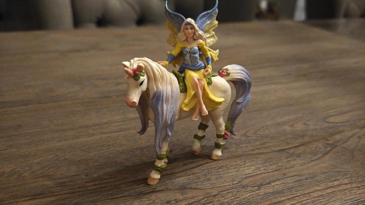 Schleich Bayala Sera met Bloemeneenhoorn – 70565 (2017), Verzamelen, Poppetjes en Figuurtjes, Zo goed als nieuw, Ophalen of Verzenden