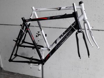 2 Koers/Cyclocross gravel Frames 60 cm Flanders beschikbaar voor biedingen