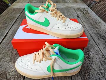 Nike Vision Court Low (43)
