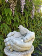 handen met vogel , voglevoerbak, Ophalen of Verzenden, Nieuw, Beton