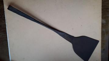 vintage handgesmede ijzeren spatel (o.a. voor BBQ) beschikbaar voor biedingen