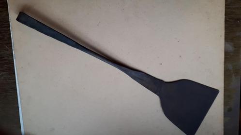 vintage handgesmede ijzeren spatel (o.a. voor BBQ), Antiek en Kunst, Curiosa en Brocante, Ophalen of Verzenden
