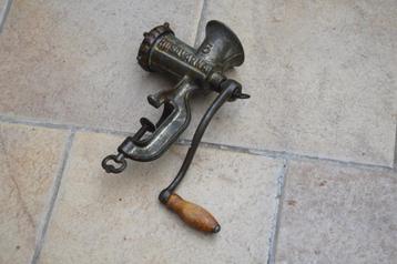 Husqvarna Reliance No. 5 Antiques Flea Market vleesmolen beschikbaar voor biedingen