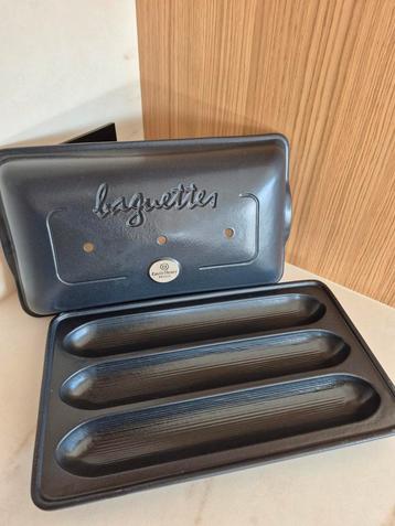 Emile Henry Baguette Baker beschikbaar voor biedingen
