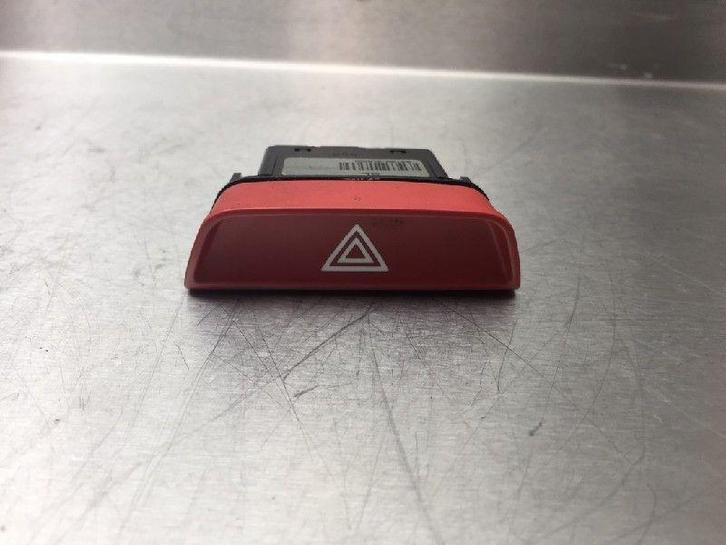 COMMUTATEUR DE FEUX DE DETRESSE Kia Sportage (SL), Autos : Pièces & Accessoires, Tableau de bord & Interrupteurs, Kia, Utilisé