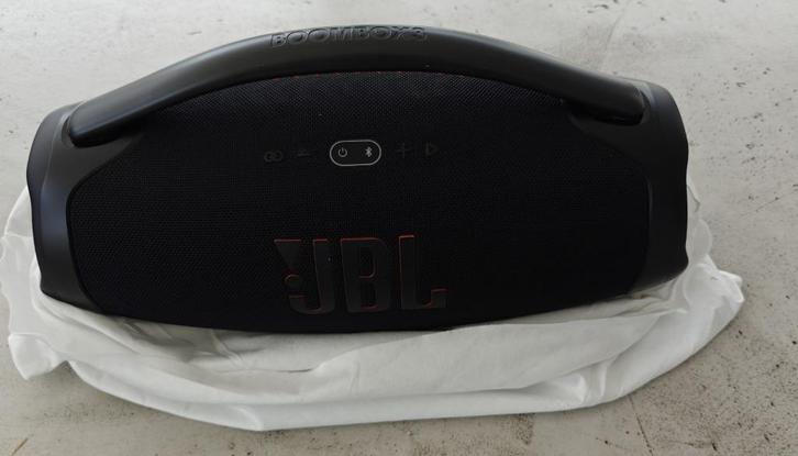 JBL Boombox in bijna nieuwstaat, Audio, Tv en Foto, Luidsprekerboxen, Zo goed als nieuw, Center speaker, 60 tot 120 watt, JBL