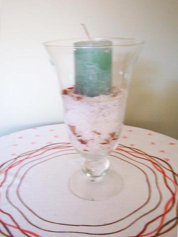 Nieuwe vaas met geurkaars + decoratief zand - perf.staat beschikbaar voor biedingen