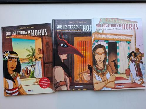 SUR LES TERRES D'HORUS TOMES 1 à 3 EXCELLENT ETAT TOUS EO, Boeken, Stripverhalen, Zo goed als nieuw, Complete serie of reeks, Ophalen of Verzenden