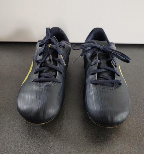 Puma Rapido III voetbalschoen, maat 34, Kinderen en Baby's, Kinderkleding | Schoenen en Sokken, Zo goed als nieuw, Sportschoenen