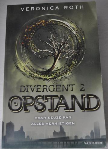 Veronica Roth – Opstand – Divergent 2 beschikbaar voor biedingen