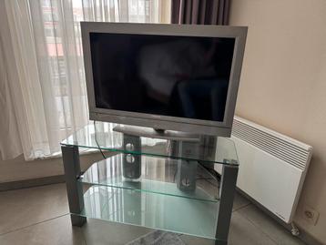 Tv meubel en verre beschikbaar voor biedingen