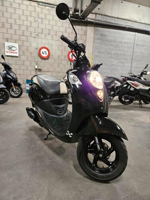 Sym Mio 50cc klasse B 4 takt 2009 9.482 km - In mooie staat!, Fietsen en Brommers, Scooters | SYM, Gebruikt, Mio, Klasse B (45 km/u)