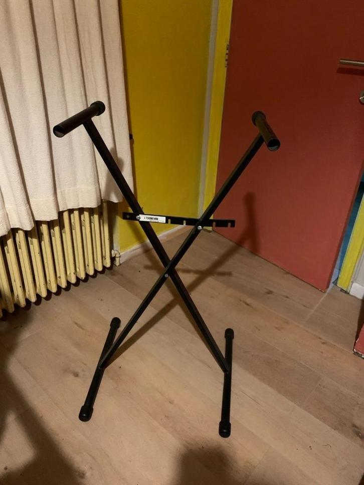 Keyboard statief, Muziek en Instrumenten, Keyboards, Gebruikt, Met standaard, Ophalen of Verzenden