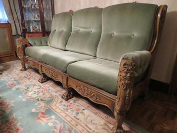 Antieke zetels en bijhorende salontafel beschikbaar voor biedingen