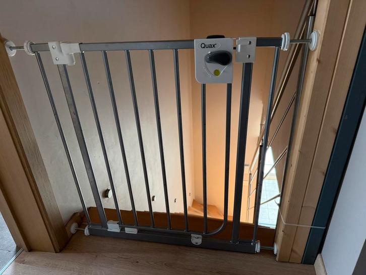 Quax deurhek Zelfvergrendelend (traphekjes), Enfants & Bébés, Barrières, Comme neuf, Barrière de sécurité, Enlèvement