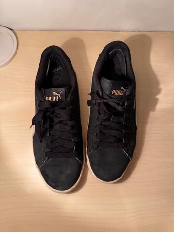 Sneakers van Puma beschikbaar voor biedingen