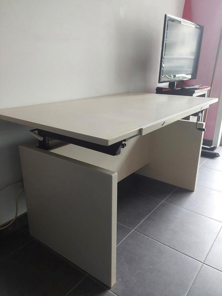 A VENDRE 1TABLE D ARCHITECTURE OU AUTRE, Maison & Meubles, Bureaux, Comme neuf, Bureau, Réglable en hauteur, Enlèvement