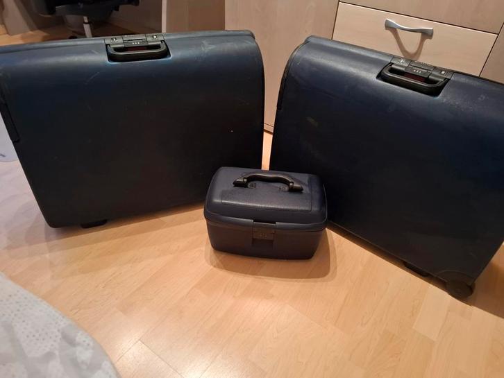 Reiskoffers en beautycase,  merk Carlton, Handtassen en Accessoires, Koffers, Gebruikt, Slot, Wieltjes, Ophalen