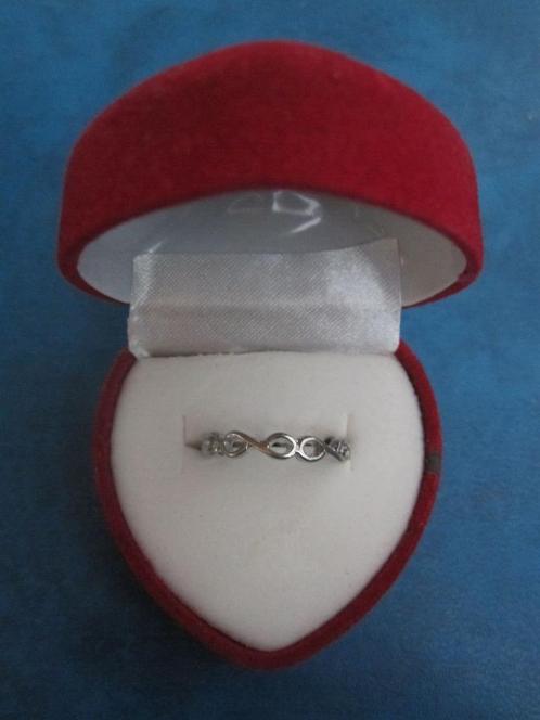 Ring - zilverkleurig - infinity (NIEUW), Handtassen en Accessoires, Ringen, Zo goed als nieuw, Dame, Kleiner dan 17, Zilver, IJzer of Staal