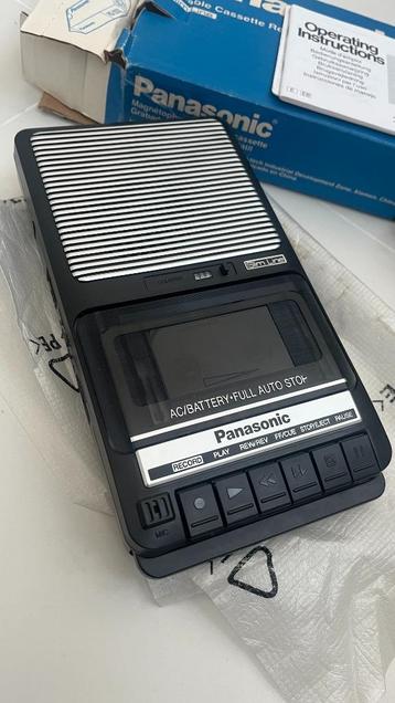 Panasonic RQ-2102 portable cassette recorder, als nieuw beschikbaar voor biedingen