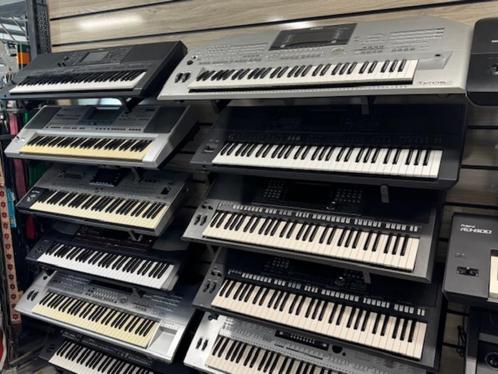 veel Keyboards Korg Yamaha Roland Technics Casio, Muziek en Instrumenten, Keyboards, Gebruikt, Casio, Aanslaggevoelig, Midi-aansluiting