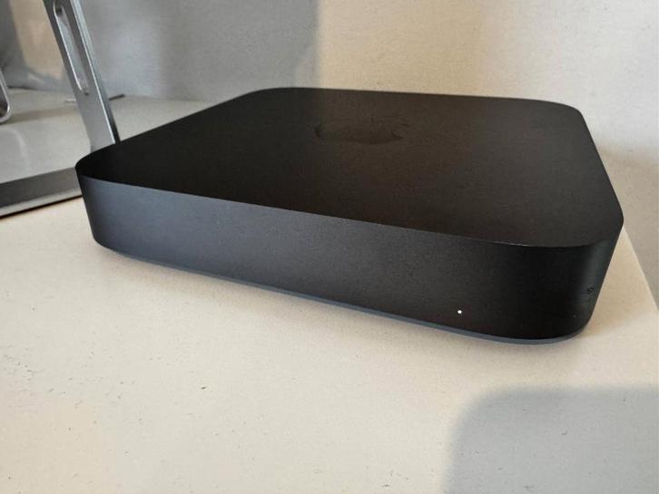 Mac mini, i5 6-core, 8GB, 500GB SSD, Informatique & Logiciels, Apple Desktops, Comme neuf, Mac Mini, SSD, 3 à 4 Ghz, 8 GB, Enlèvement