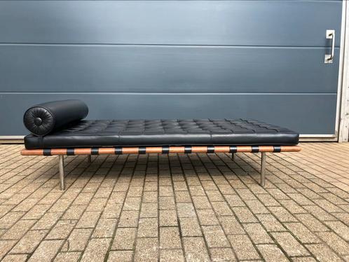 Lit de jour Knoll Barcelona en cuir noir, Mies van der Rohe, Maison & Meubles, Canapés | Repose-pieds & Poufs, Cuir, Enlèvement ou Envoi