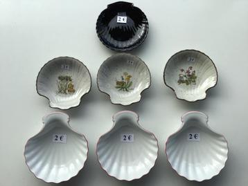 7 mooie schelpen schaaltjes aan 2 euro per schaaltje beschikbaar voor biedingen