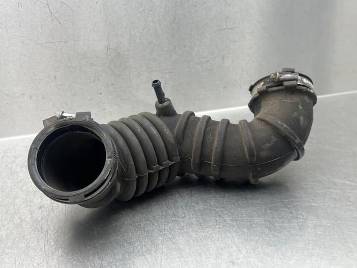 LUCHTAANZUIGSLANG Mitsubishi Colt (Z2 / Z3) (|MN135109|), Auto-onderdelen, Motor en Toebehoren, Mitsubishi, Gebruikt