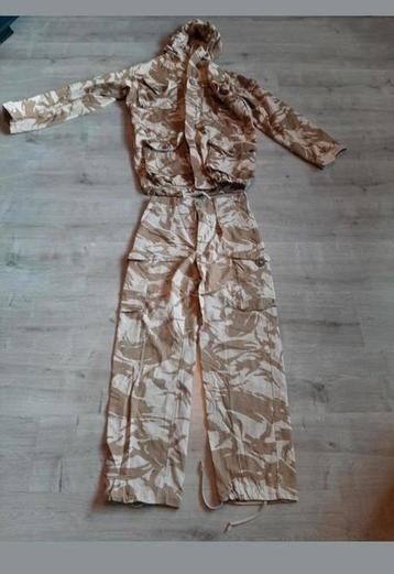 set van 2 militaire outfits: 1 nieuw, 1 gebruikt  beschikbaar voor biedingen