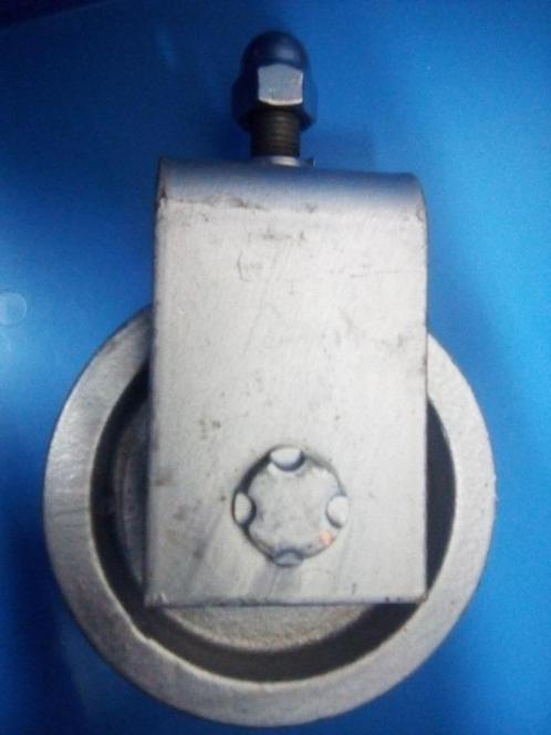GIETIJZER WIELEN DIAMETER 11 CM ZWAAR GEBRUIK  1500 KG, Doe-het-zelf en Bouw, Zwenkwielen, Gebruikt, Ophalen