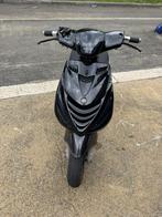 Piaggio Zip 2022 model A klasse met extra kappen, Fietsen en Brommers, Scooters | Piaggio, Ophalen, Gebruikt, Zip, Klasse A (25 km/u)