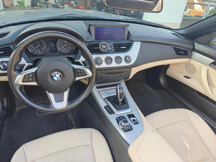 BMW Z4 28i, Autos, BMW, Particulier, Z4, Essence, Euro 5, Cabriolet, 2 portes, Automatique, Argent ou Gris, Beige, Cuir, Propulsion arrière
