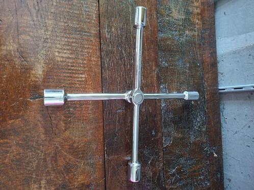 kruissleutel, opvouwbaar, extreem sterk, nieuwstaat, Doe-het-zelf en Bouw, Gereedschap | Handgereedschap, Zo goed als nieuw, Ophalen of Verzenden