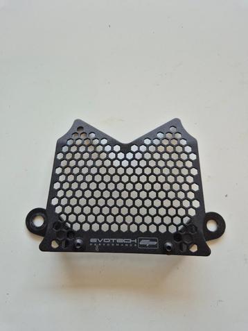 Grille passage de roue EVOTECH KTM 1290 Superduke R 14-16 disponible aux enchères