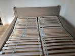 Lichtgrijs bed 180X200 met lattenbodem, Ophalen, Gebruikt, 180 cm, 200 cm