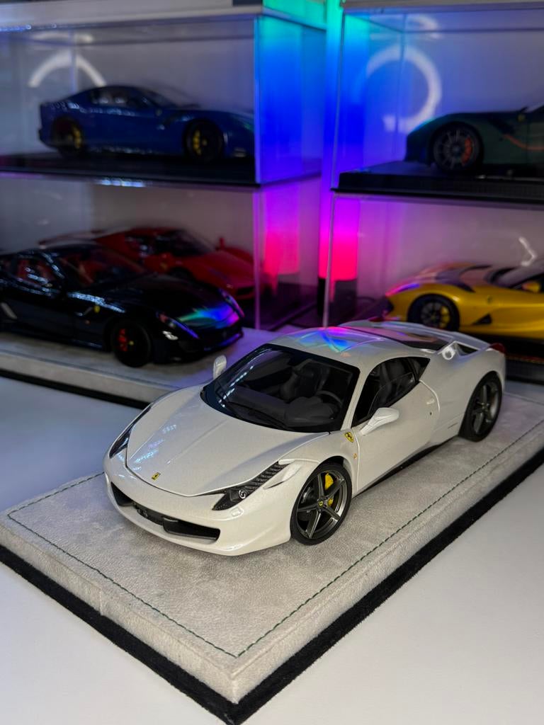 1/18 Ferrari 458 F. Alonso Hot Wheels Elite, Hobby en Vrije tijd, Modelauto's | 1:18, Zo goed als nieuw, Auto, Autoart, Ophalen of Verzenden