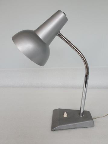 Vintage bureaulamp disponible aux enchères