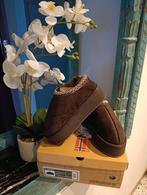 Bottines basses fourrées Norway style UGG neuve 37, Enlèvement ou Envoi