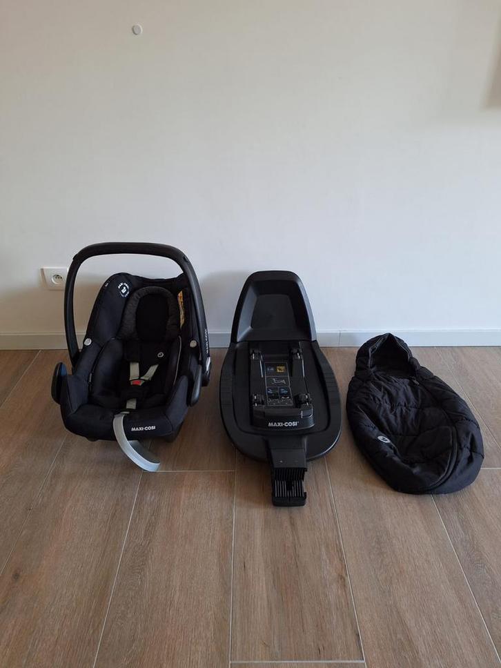 Maxi- cosi Rock met base en voetenzak, Kinderen en Baby's, Autostoeltjes, Ophalen