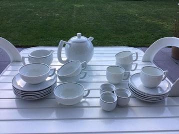 Porseleinen Koffie/Thee Servies 24 stuks Set/5€ beschikbaar voor biedingen