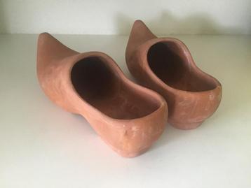 1 paar terracotta klompen om bloemen in te planten beschikbaar voor biedingen