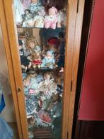 vitrinne kast met porseleinen poppen, Ophalen of Verzenden, Zo goed als nieuw, Eikenhout, Met deur(en)