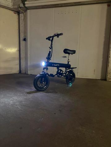 ‼️Mini scooter électrique avec pédale et clés ‼️‼️ beschikbaar voor biedingen