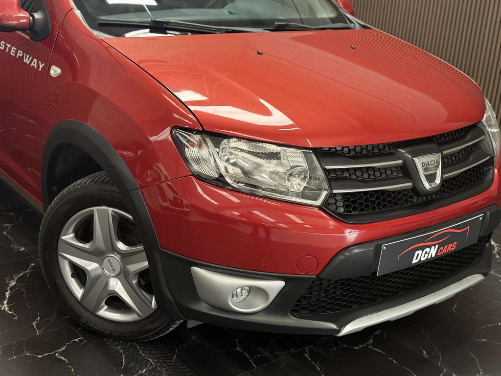 Dacia Sandero Sandero Stepway 0.9 TCe Stepway Plus, Autos, Dacia, Rouge, Achat, Euro 6, Entreprise