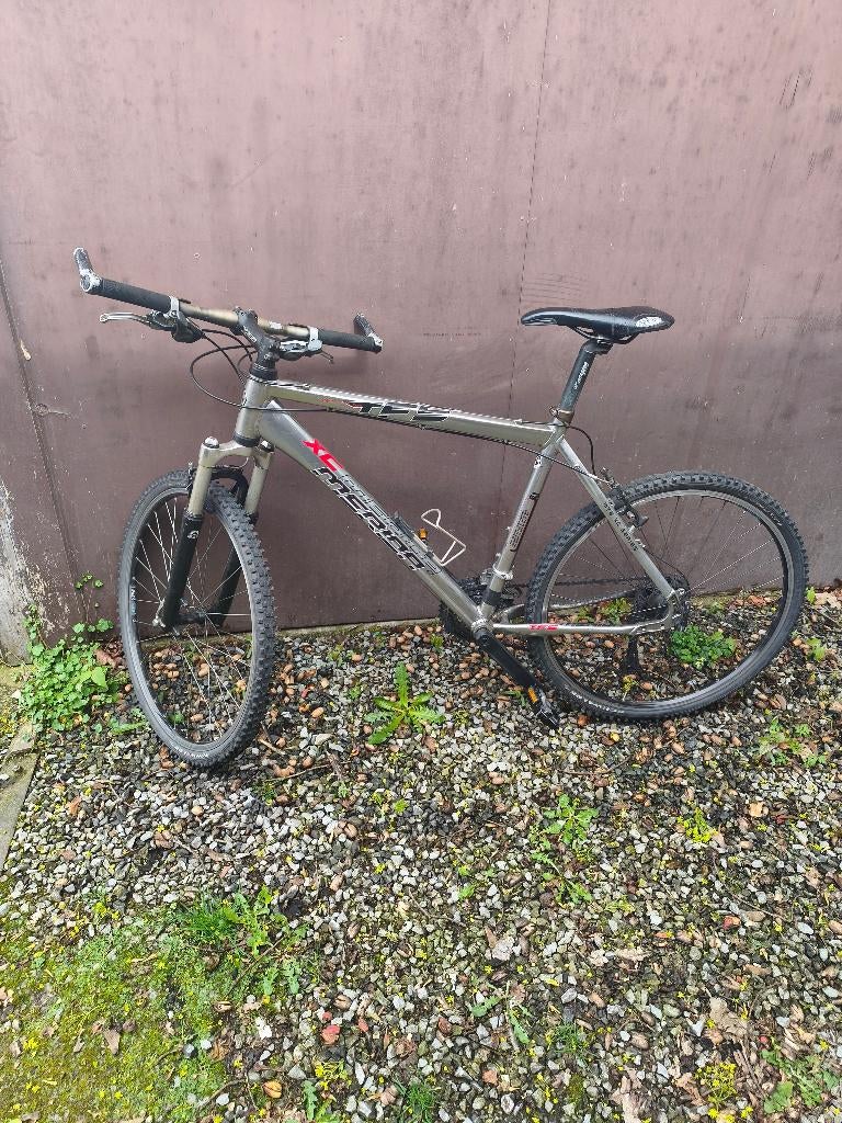 Vélo 26" aluminium parfait, Vélos & Vélomoteurs, Enlèvement, Comme neuf, Aluminium, Repose-pieds