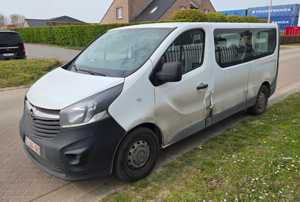 Opel Vivaro 1.6 DIESEL - BJ:2018 - 9 PLACES - PROBLÈME D'ALT, Autos, Opel, Vivaro, Euro 6, Entreprise, 5 portes