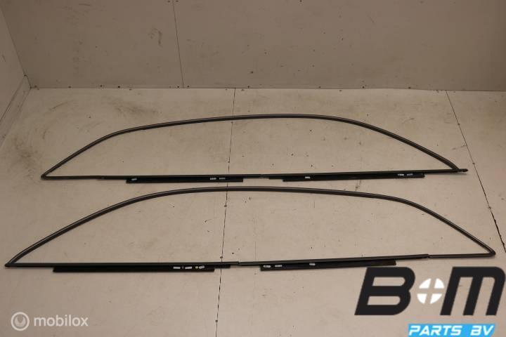 Titanium optiek pakket rond zijruiten Audi Q3 8U 8U0853703C, Gebruikt