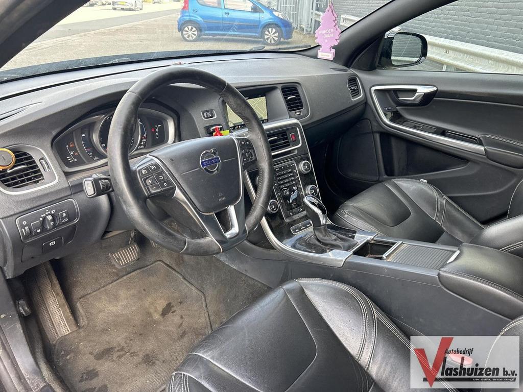 Volvo V60 2.4 D5 Twin Engine Special Edition | Leder | Stoel, Auto's, Volvo, Automaat, 48 g/km, Zwart, Break