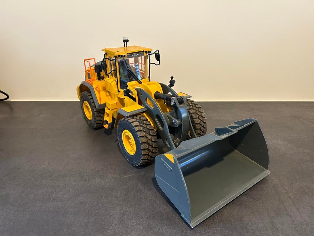 FM Volvo 1/16 shovel L260H metaal, Ophalen of Verzenden, Zo goed als nieuw